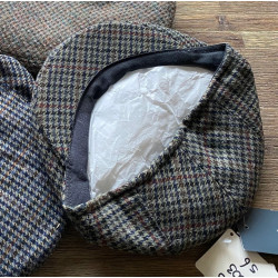 Horka decoratieve geruite pet, beige/zwart/blauw/rood/bruin geruit