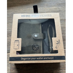 Hide & Stitches Giftset Hide & Stitches Idaho safety wallet & sleutelhanger 20208, Olijfgroen